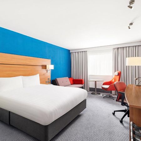 Holiday Inn Express Braintree By Ihg Exterior foto